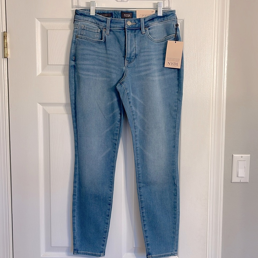 Never worn! NYDJ Ami Skinny jeans